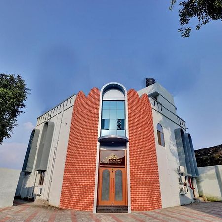 Collection O 83344 Hotel New River Rajkot Exterior foto